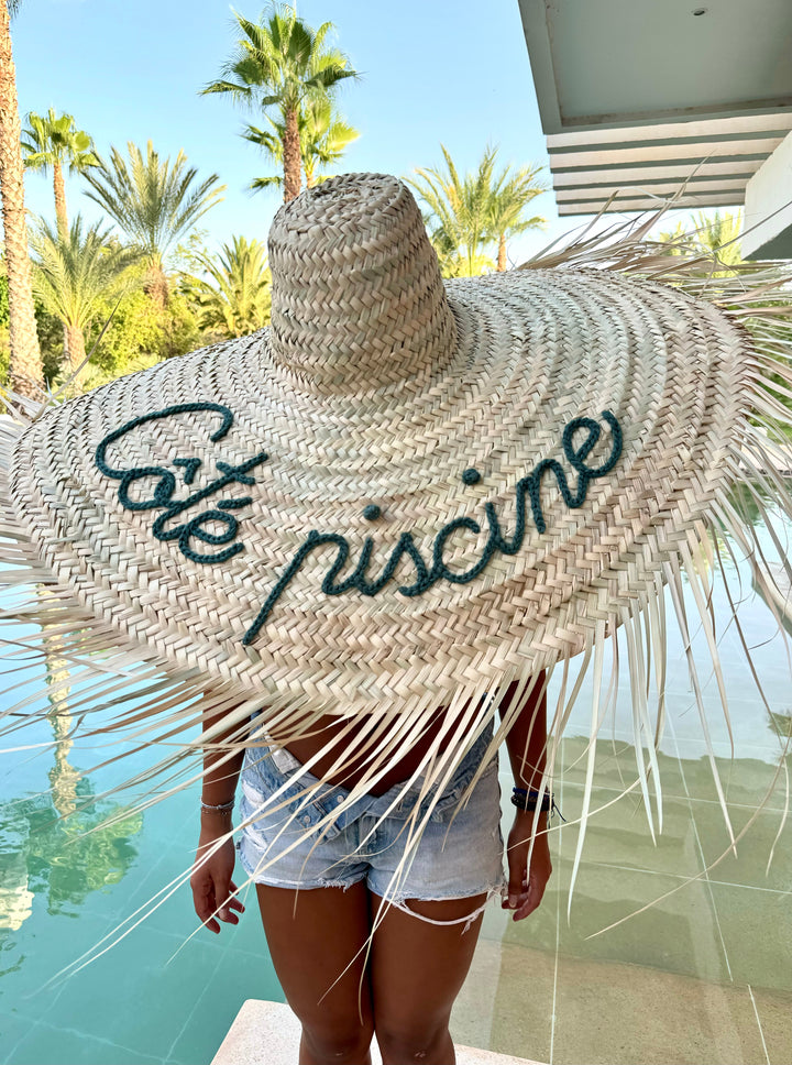 Grand chapeau en feuilles de palmier personnalisable — broderie artisanale Beldi Sélection