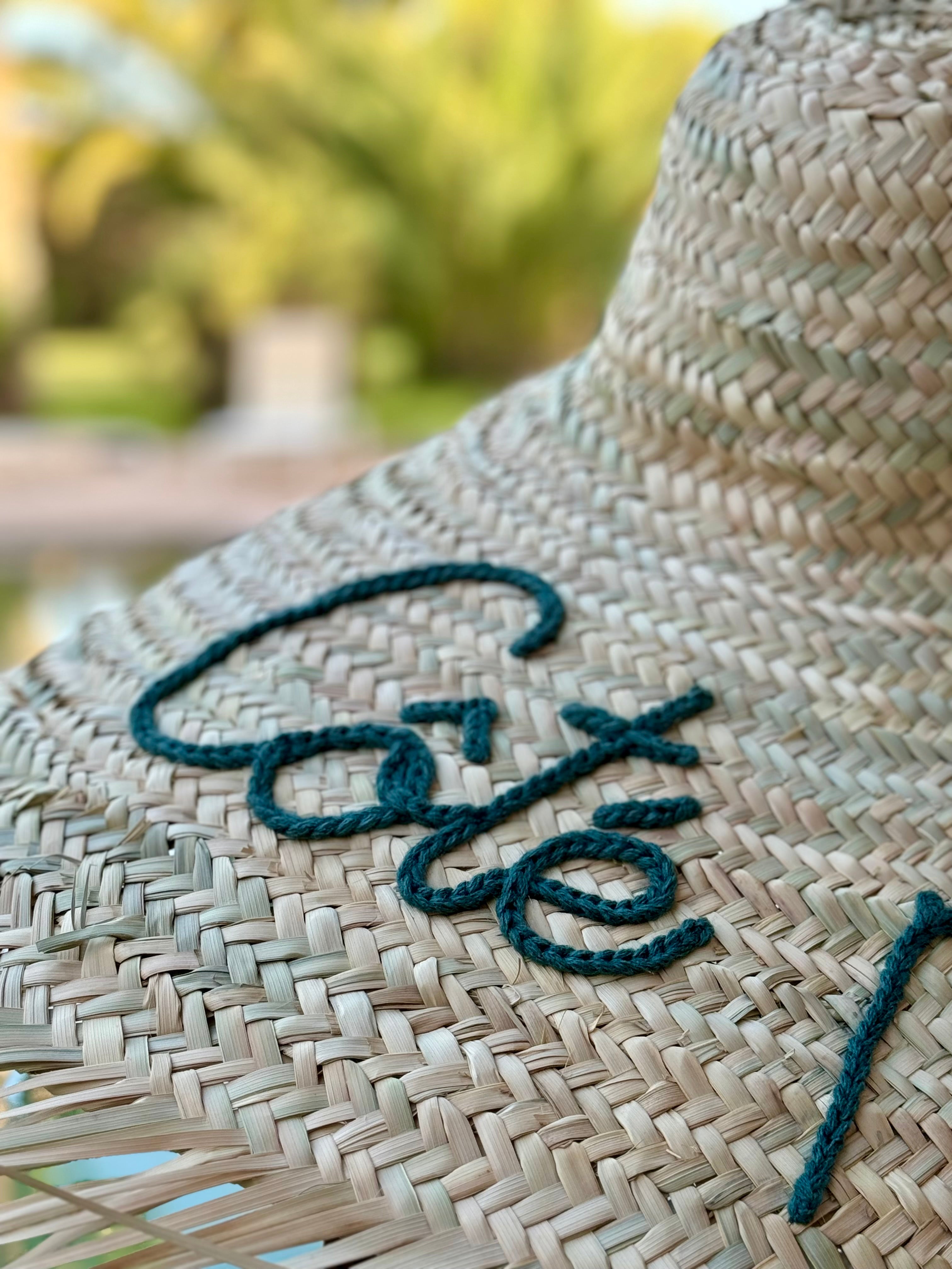 Chapeau décoratif XXL avec franges en paille naturelle — personnalisable avec prénom ou mot